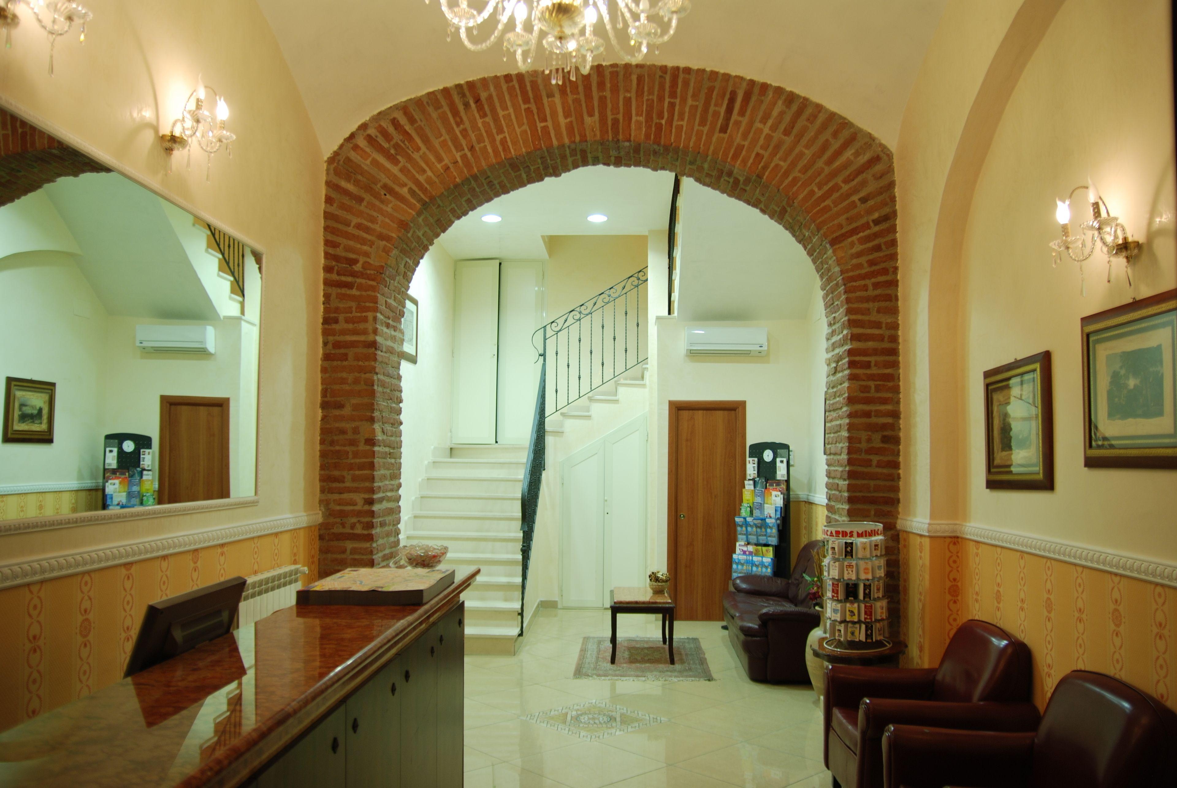 Hotel Hollywood, Rome